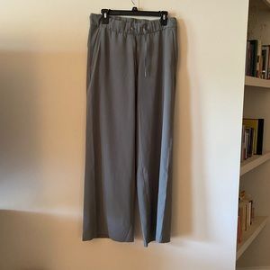 Too big, PERFECT condition Lululemon pants!